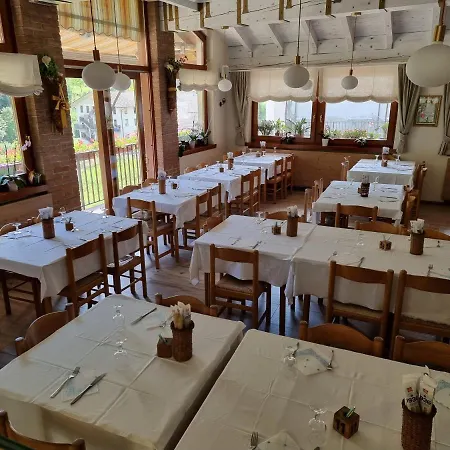 Trattoria All'alpino Frühstückspension Posina